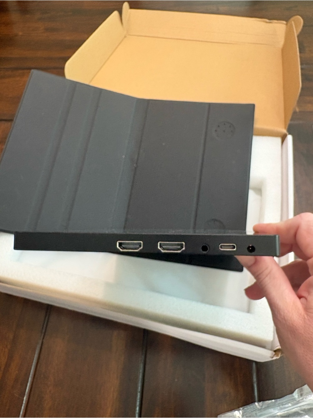 LED Portable Monitor / External Display - Picture 6 of 14